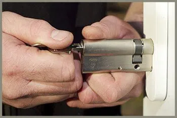 Woodlawn IL Locksmith Store Woodlawn, IL 773-372-1167